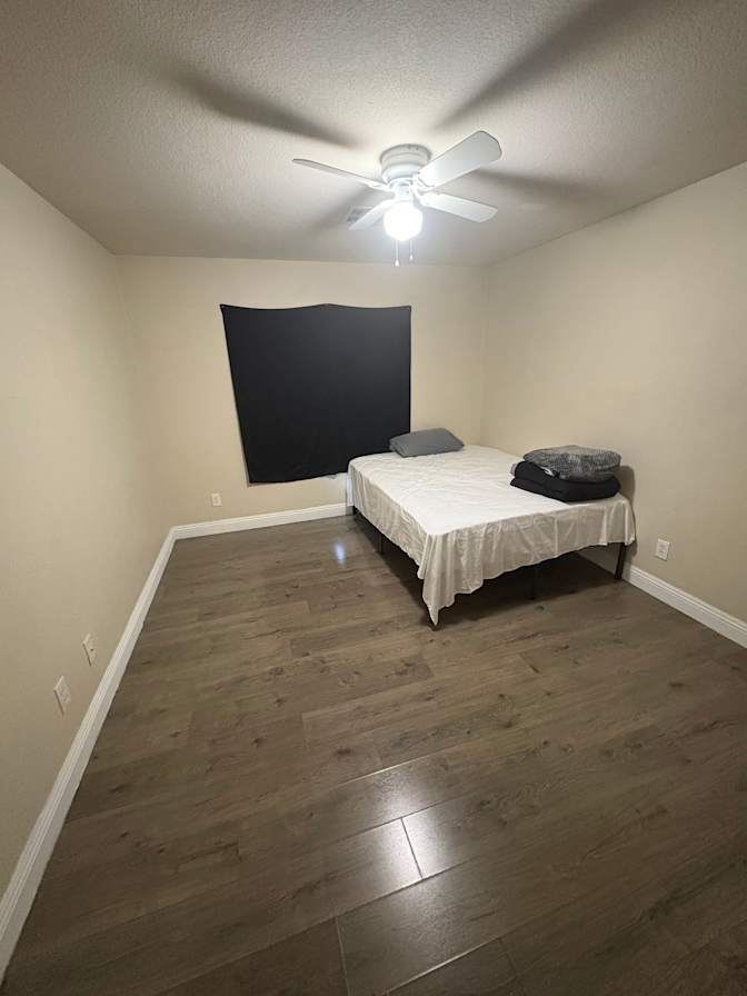 Tierra's room