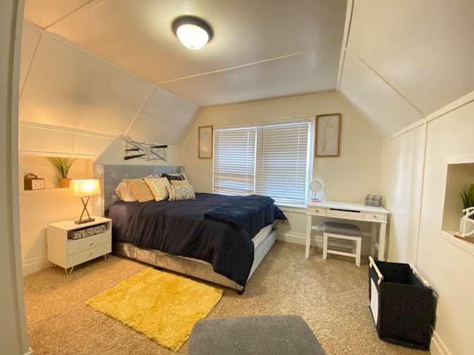 GiGi's room