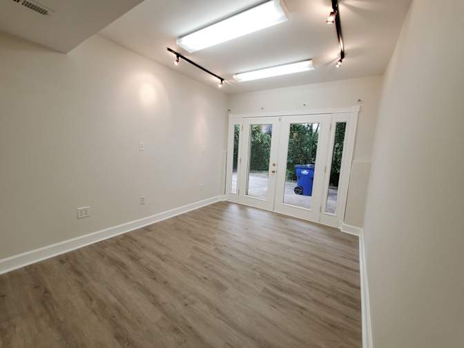 Alcove Rooms's room