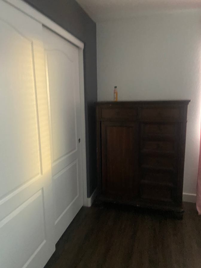 Rosie Flores's room