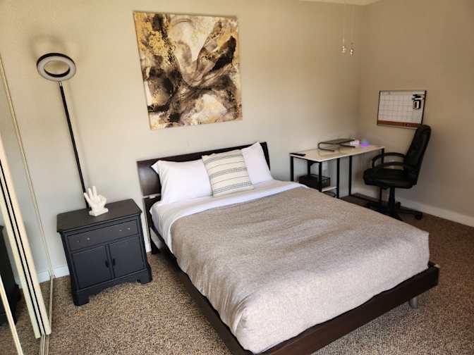 Santiago's room