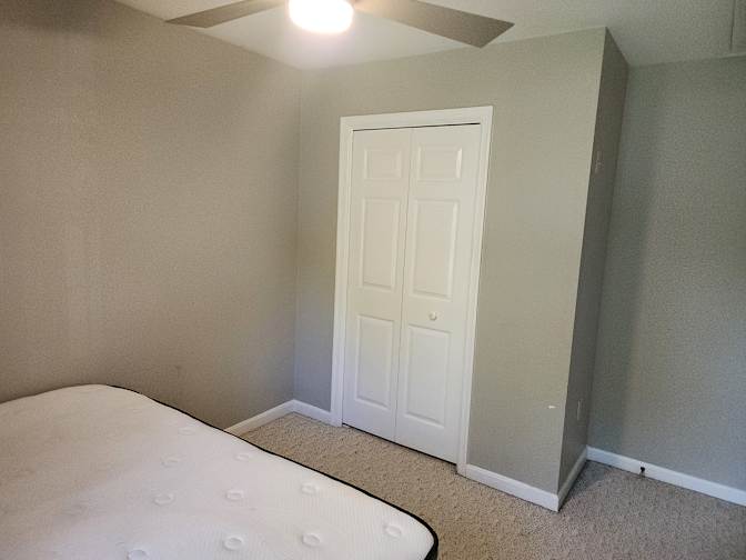 Enrique's room
