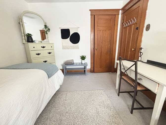 Jennie's room