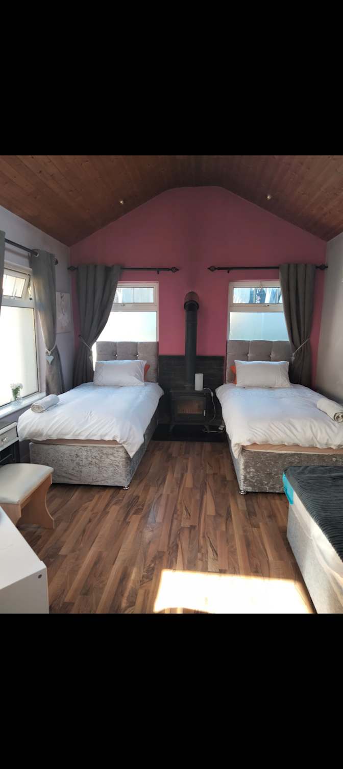 Synthiea Doolan's room