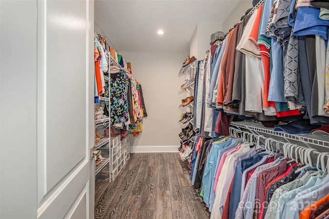 Alcove Rooms's room