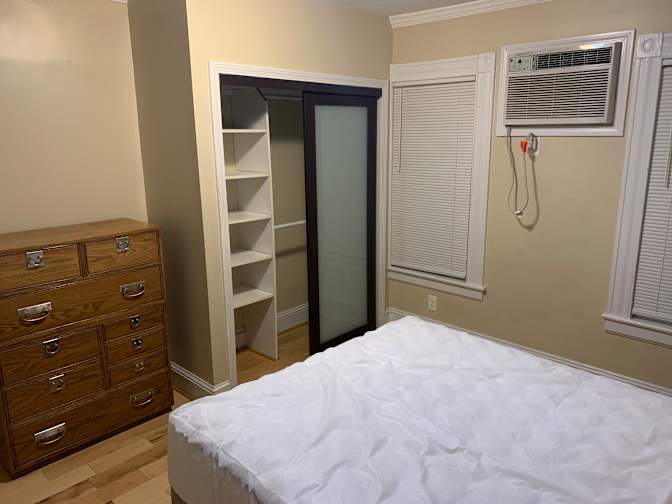 Lina's room