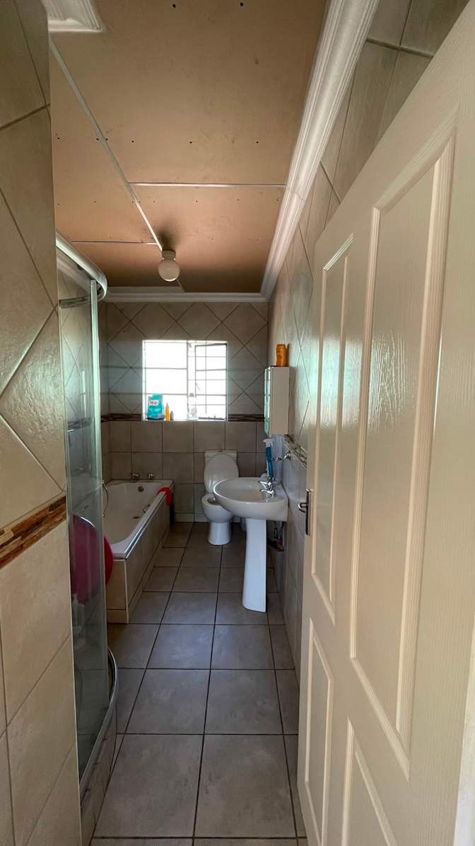 Sphiwe's room