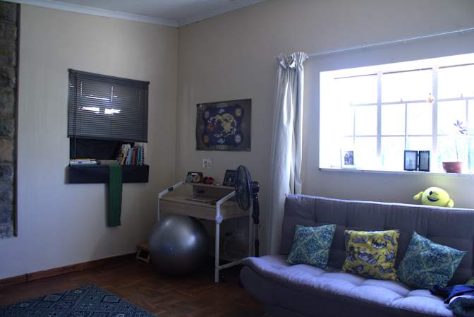 Salma Tanaka's room