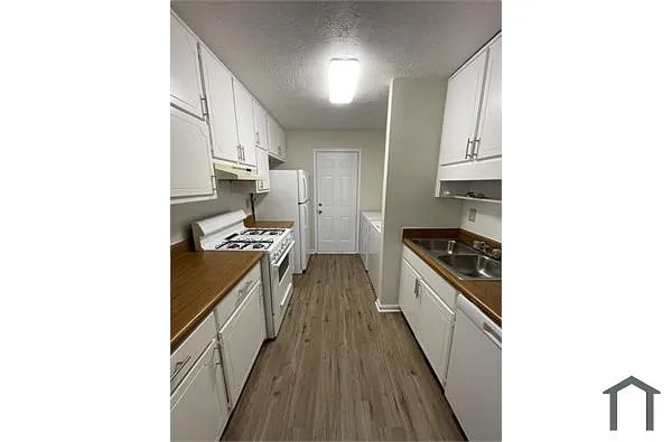 Alcove Rooms's room