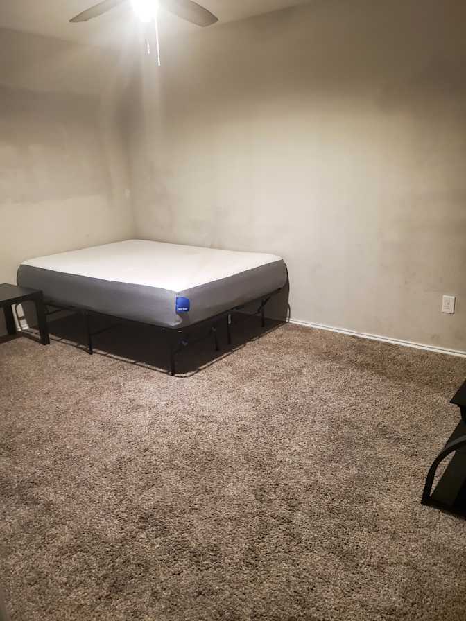 Luis's room