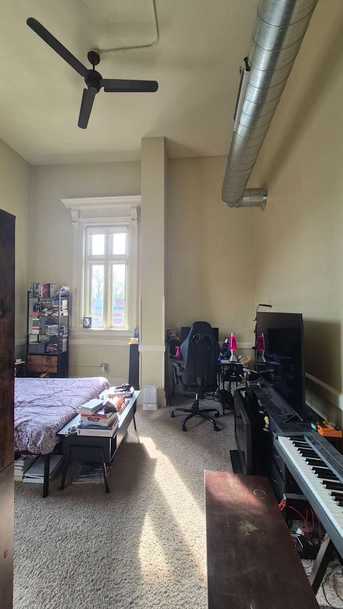 Emily Davis's room