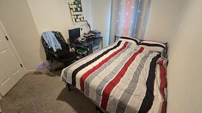 Alcove Rooms's room