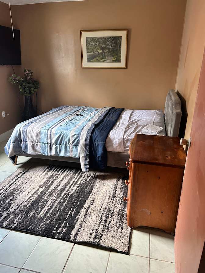 Lee's room