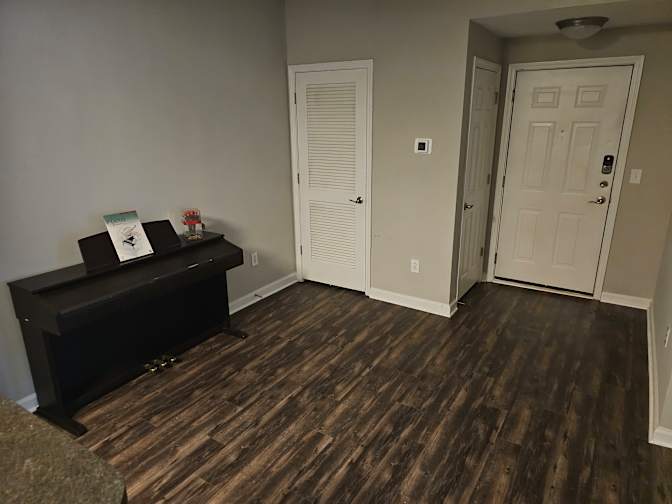 Korver's room