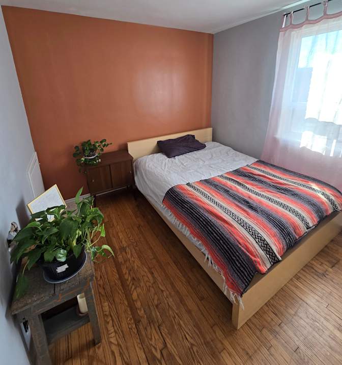 Enya Coo's room
