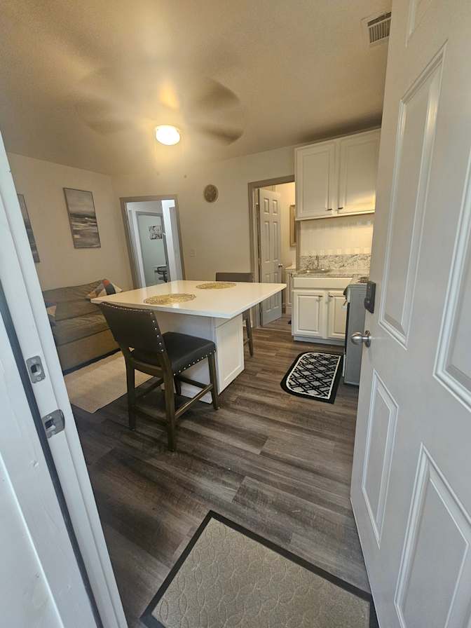 CL&C Property Management and Consulting's room