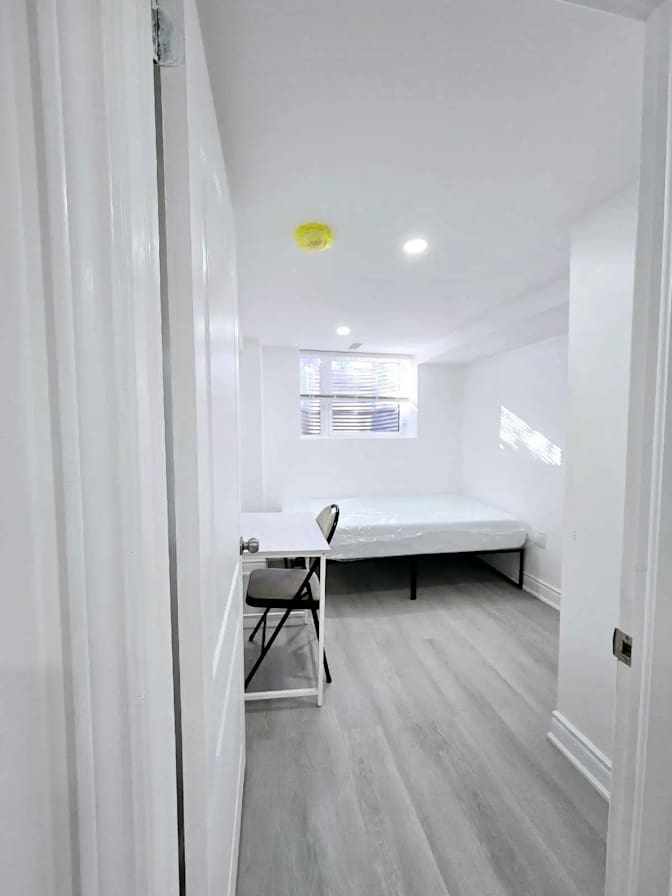 Linh's room