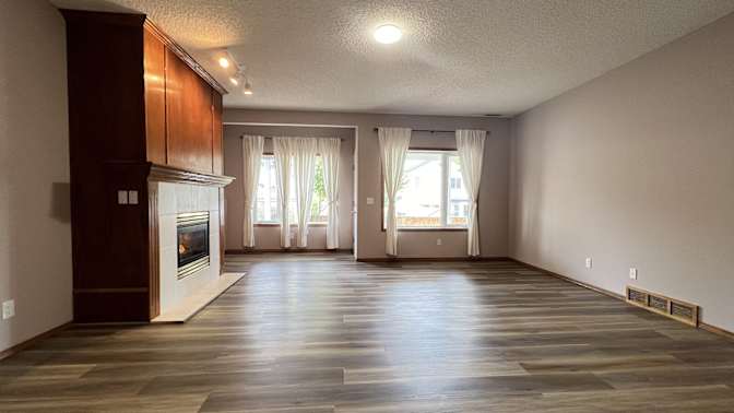 Meng Qiong Huang's room