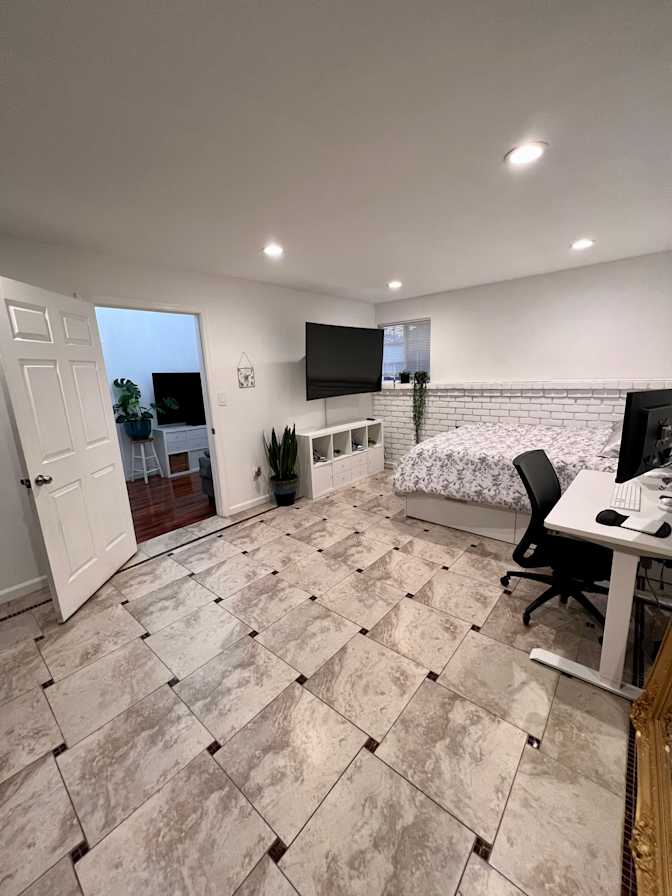Jennifer's room