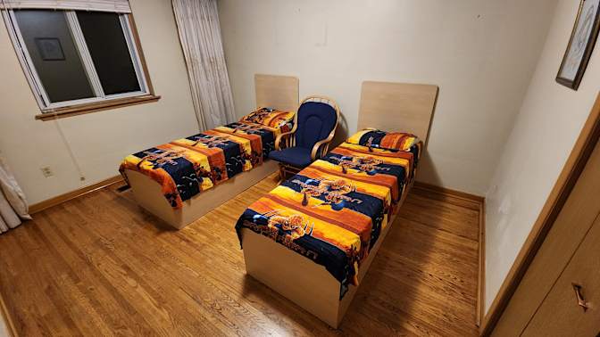 Pal Hgnis's room