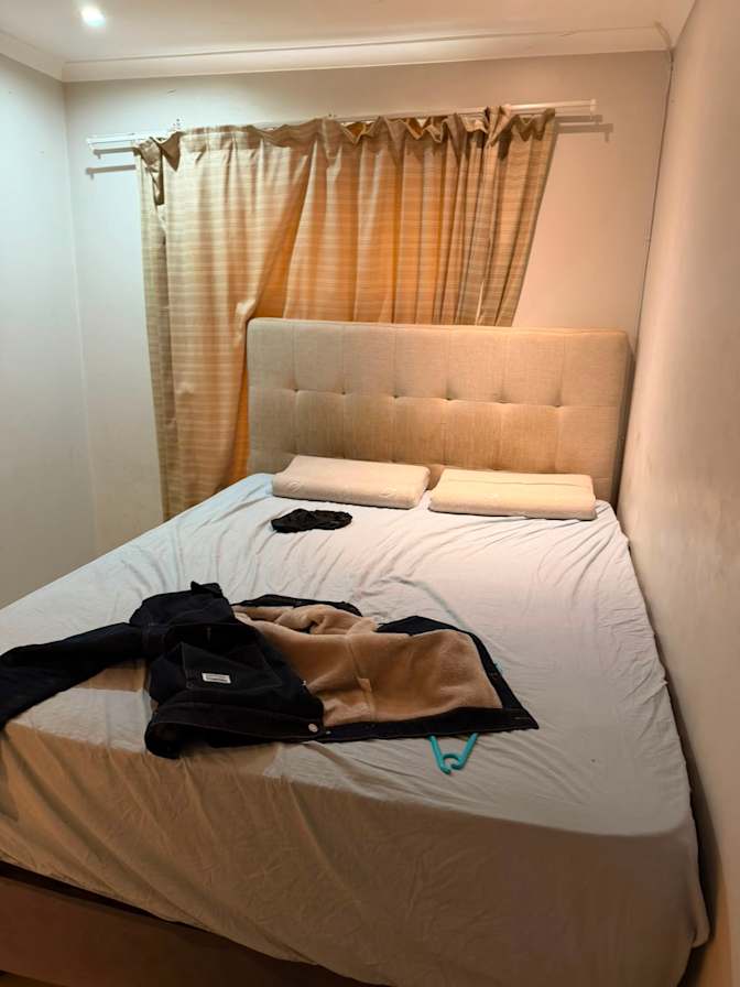 Dee's room