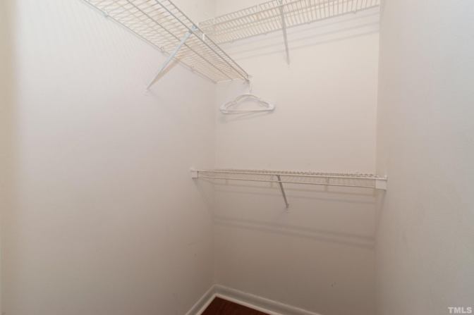 Alcove Rooms's room
