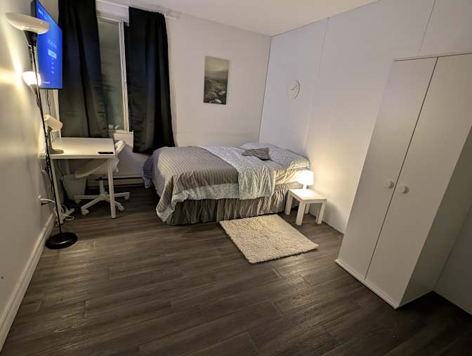 Serdar's room