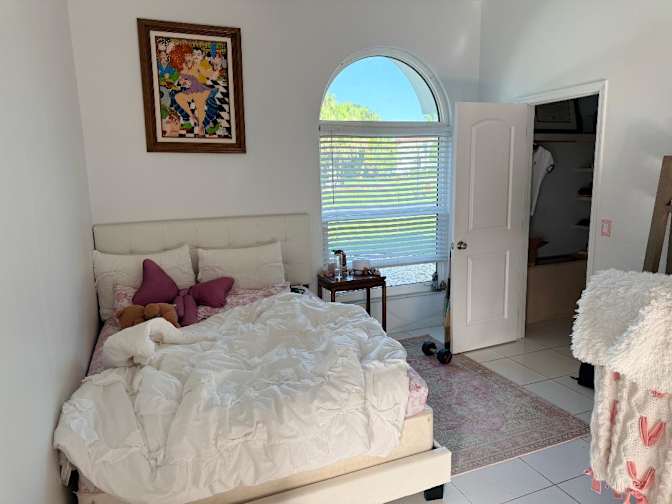 Andrea Deratany's room