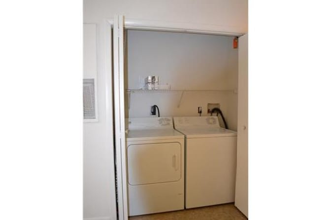 Alcove Rooms's room