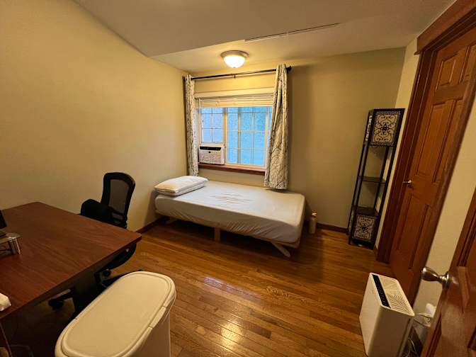 Jon's room