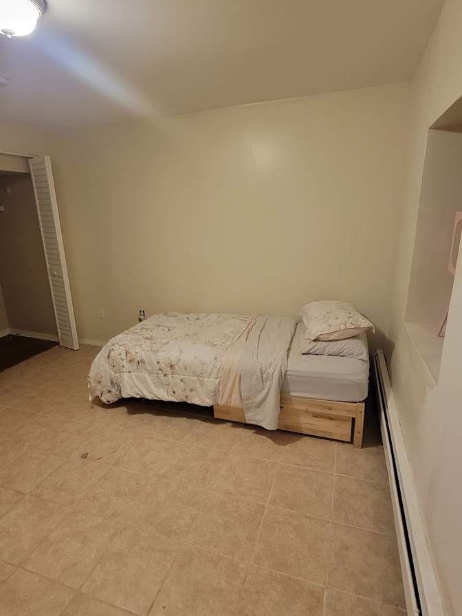Carlos's room