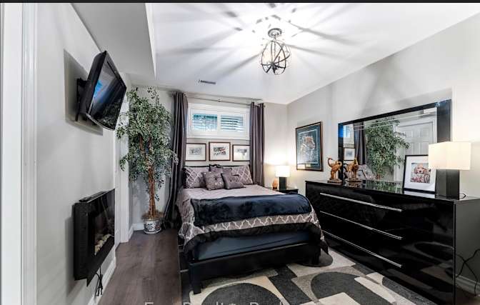 Jennifer's room