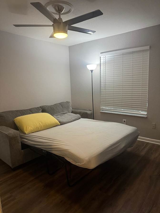 Jairo's room
