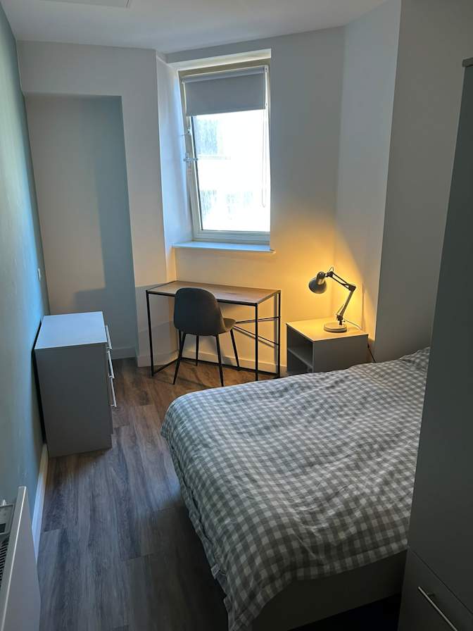 Jon's room