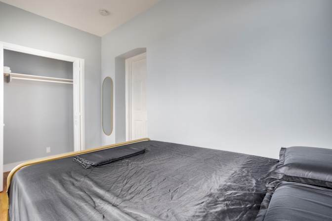 Lius Estate's room