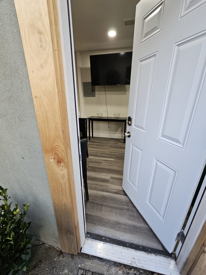 CL&C Property Management and Consulting's room