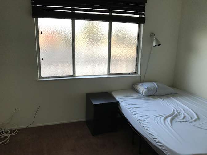 Edgar A. Macías's room