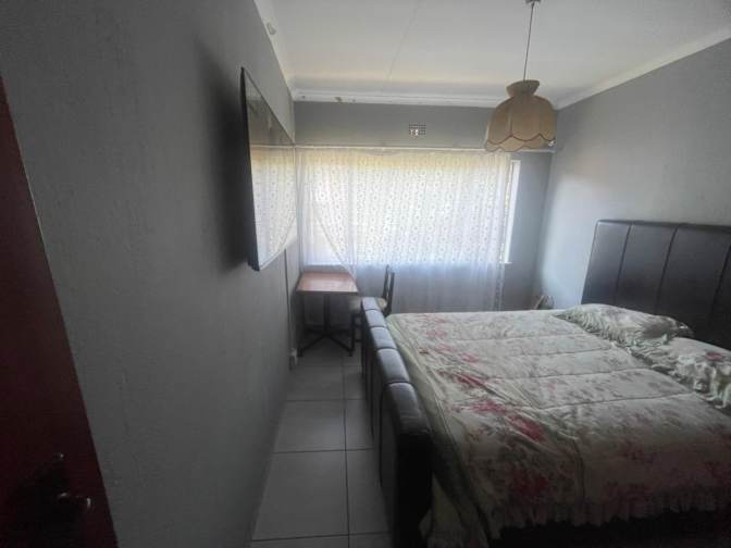Gerald V's room