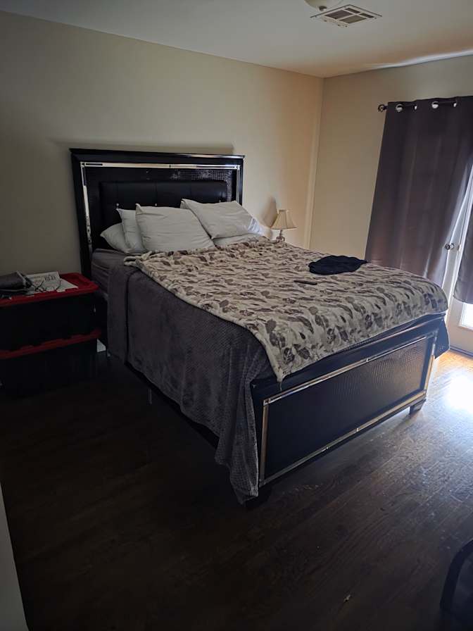 Sarya's room