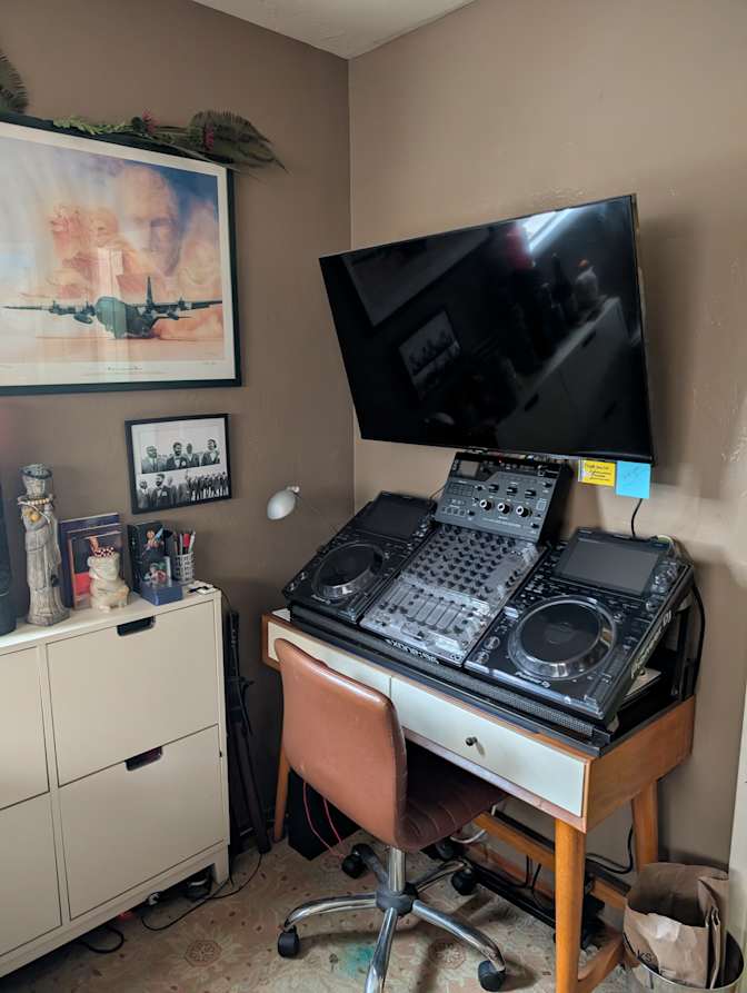Ron Furuyama's room