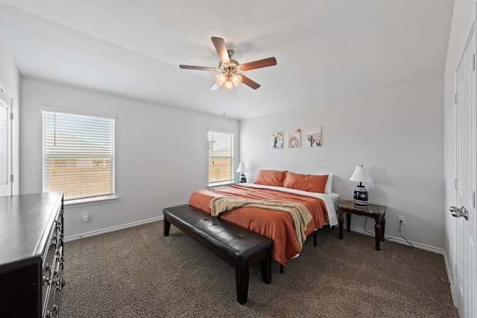 JOSHUA ALLAN HOOD's room