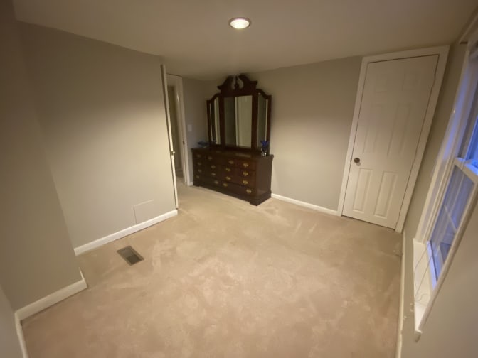 Akbar's room