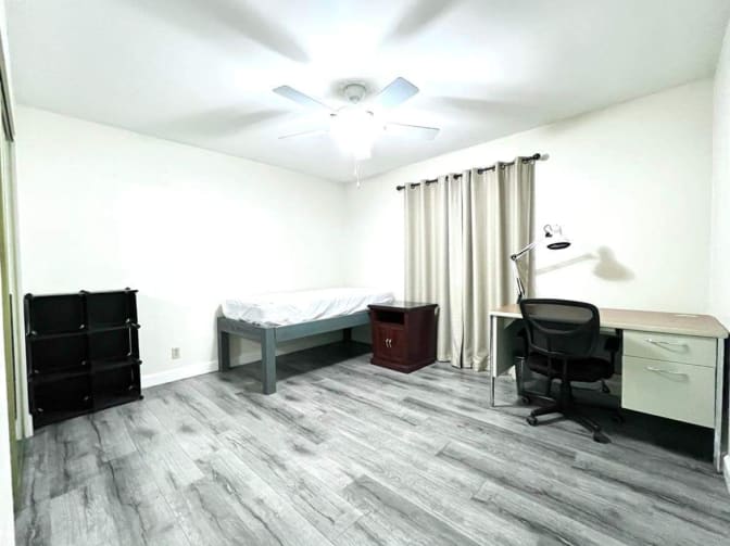 Intellis's room
