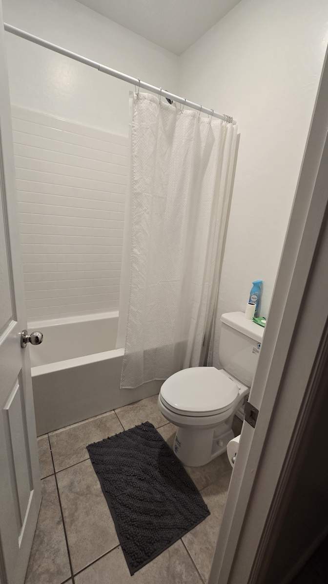 Caroline's room