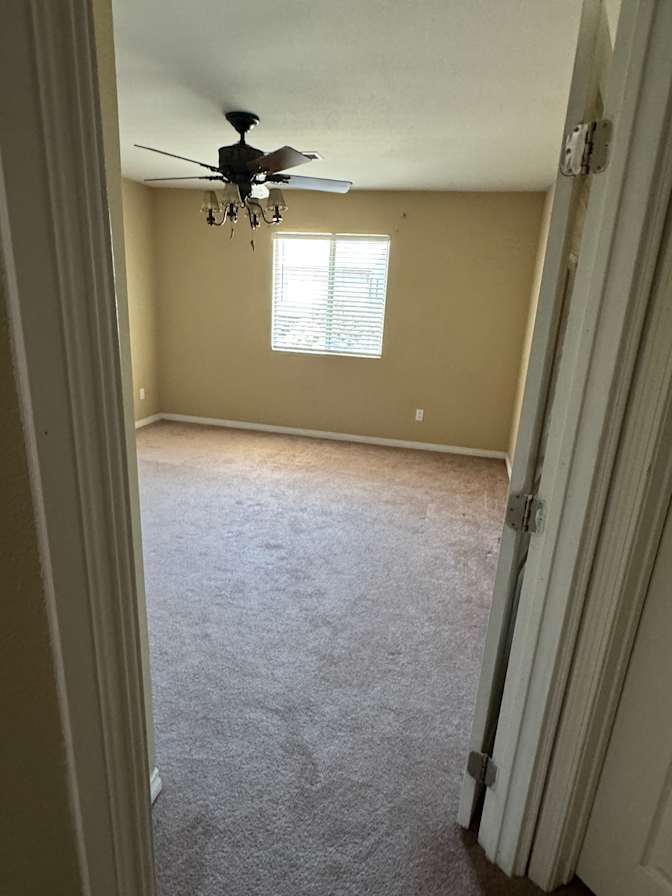 Tom & Vanesa's room