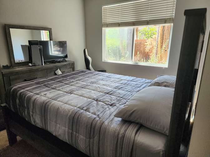 paul lynch's room