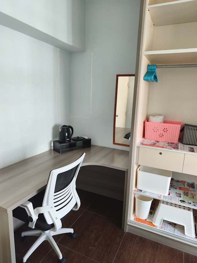 Jo's room