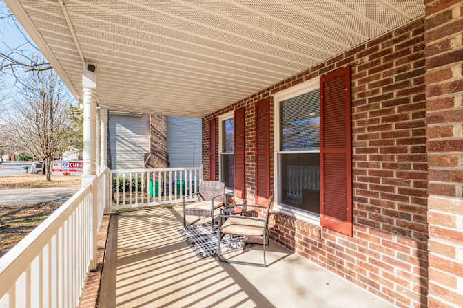 lifedoorrentals's room