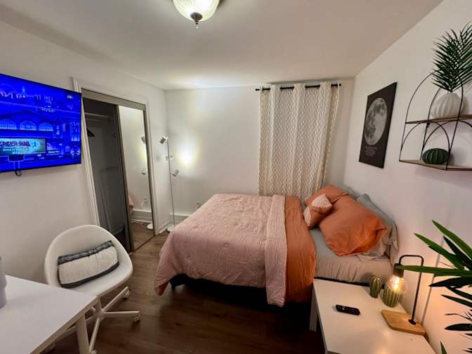 Alona's room