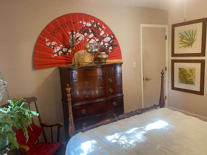 John V Mahan's room